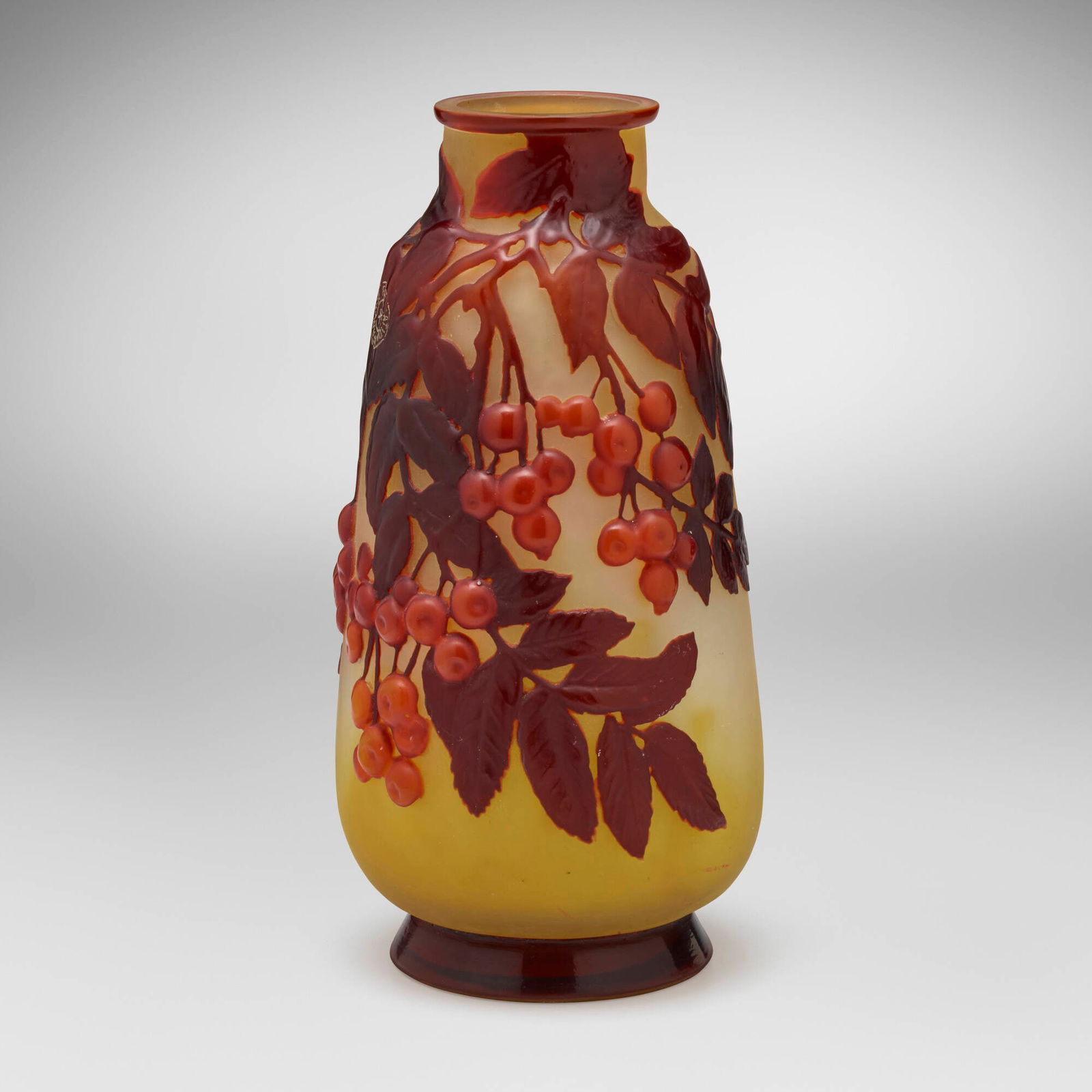 Galle, Mold-blown vase with rowan berries (1 of 5)
