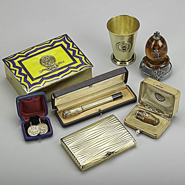 RUSSIAN AND OTHER GOLD, SILVER OR GILT ACCESSORIES: 84 silver gilt cigarette case, Moscow, 1908-1926, marked A.O.A.M. 3; gold cufflinks with cipher, 9.5 dwt. (14.6 gs.); cased gold and hardstone cigar holder, spurious Faberge marks; 84 silver gilt vodk