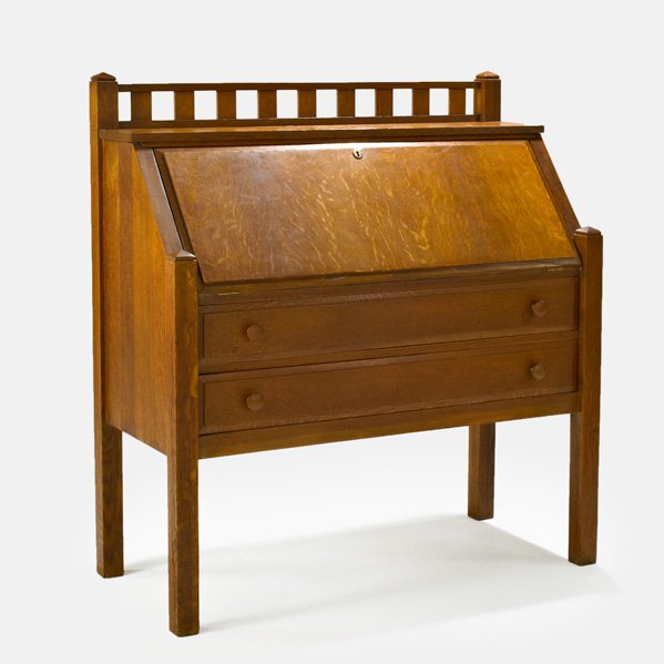 GRAND RAPIDS FURNITURE COMPANY: Quartersawn oak drop-front desk, ca. 1910; Paper label; 45 1/2" x 42" x 19"