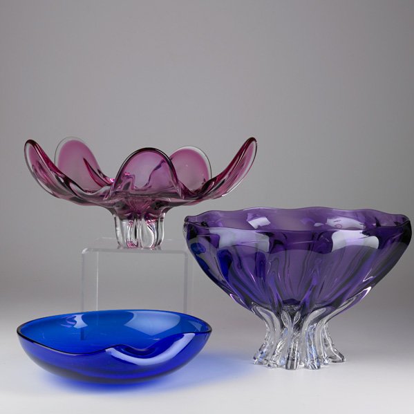 CONTEMPORARY ART GLASS: Three center piece bowls, 20th c.: Elsa Peretti for Tiffany, Ed Branson "Arbor" and a floriform; Most signed; Tallest: 8 1/2"