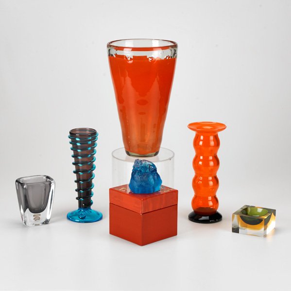 ART GLASS: Six pieces: Henry Dean (Belgium) vase, Marcello Furlan (Italy) ribbed vase, spiral glass vase (illegibly signed), Liuli Gongfang (Taiwan) molded lion, Smalandshyttan (Sweden) vase, and Mandruzzato (It
