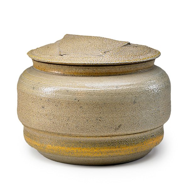 KAREN KARNES Large lidded vessel: KAREN KARNES (b. 1925) Large glazed ceramic lidded vessel, Vermont; Chopmark KK; 9 1/4" x 10 3/4"