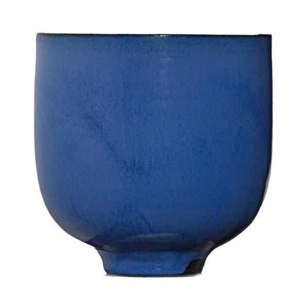 OTTO AND GERTRUD NATZLER Vessel: OTTO AND GERTRUD NATZLER Footed vessel, periwinkle blue glaze, Los Angeles, CA; Signed NATZLER, paper label J562; 4 1/2" x 41/2"