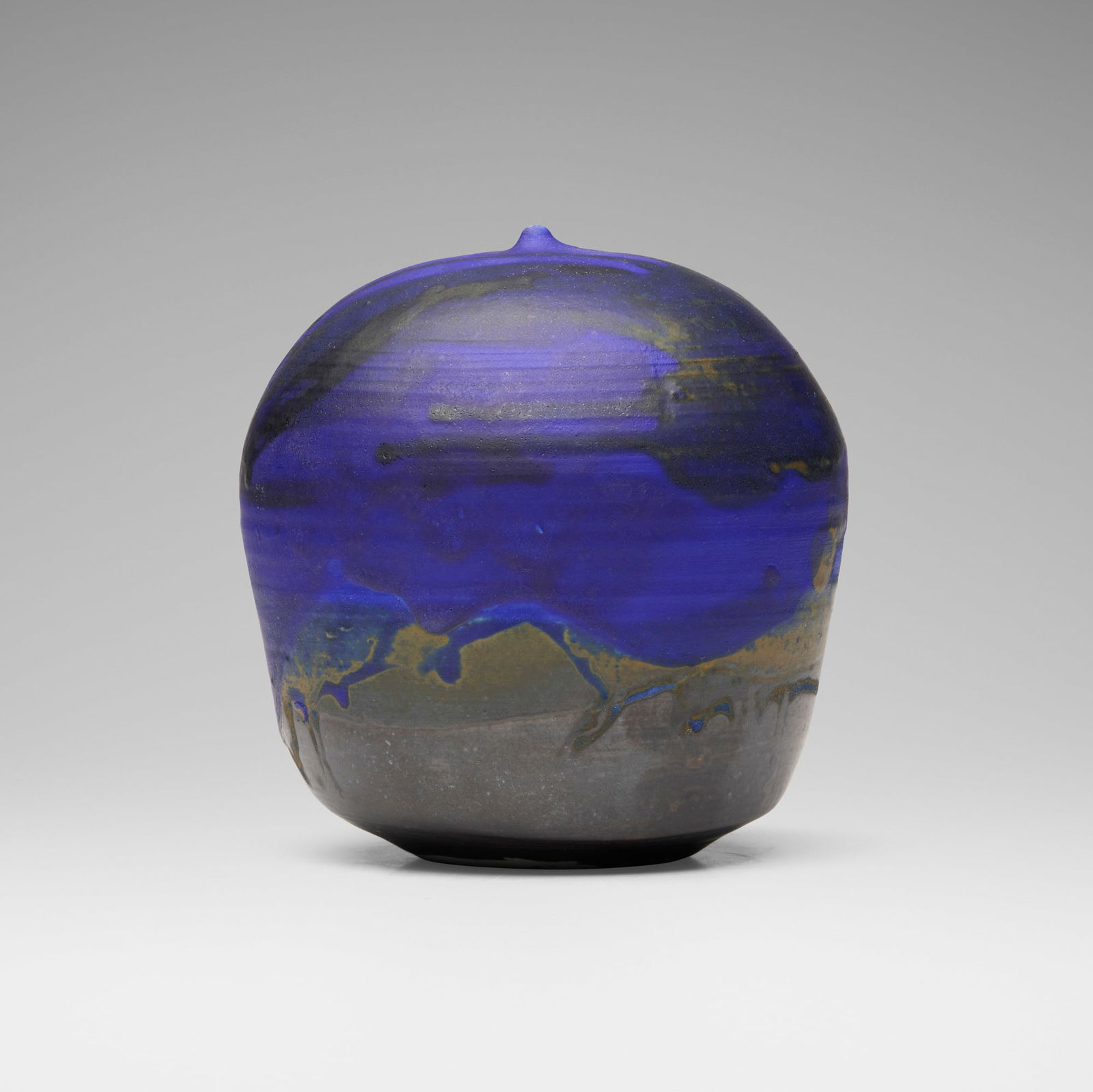 Toshiko Takaezu, Closed Form (1 of 5)