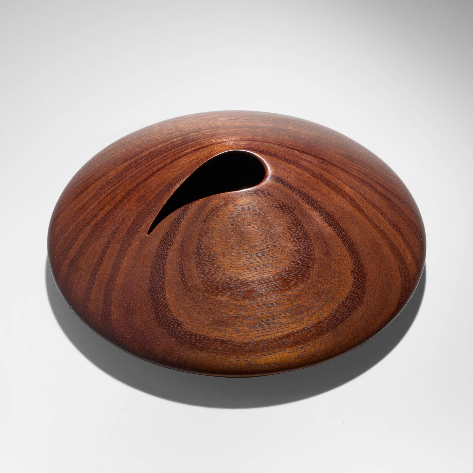 David Ellsworth, Untitled (Vessel): David Ellsworth Untitled (Vessel) 1979purpleheart 1.75 h x 5.625 dia in (4 x 14 cm) Incised signature, date and wood type to underside 'Ellsworth 1979 Purpleheart'. This wo