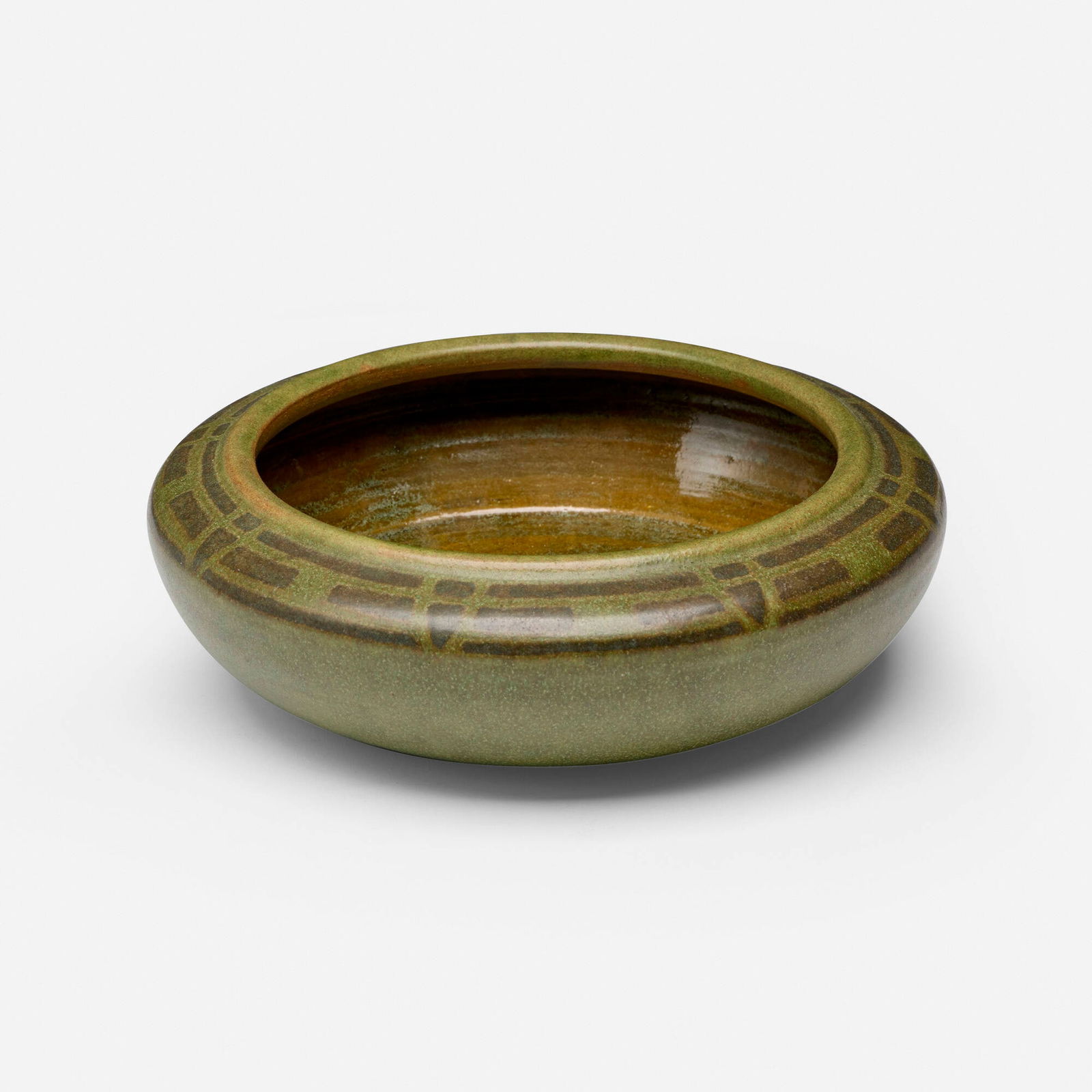 Arthur Hennessey and Sarah Tutt for Marblehead Pottery, Low bowl with geometric design (1 of 4)