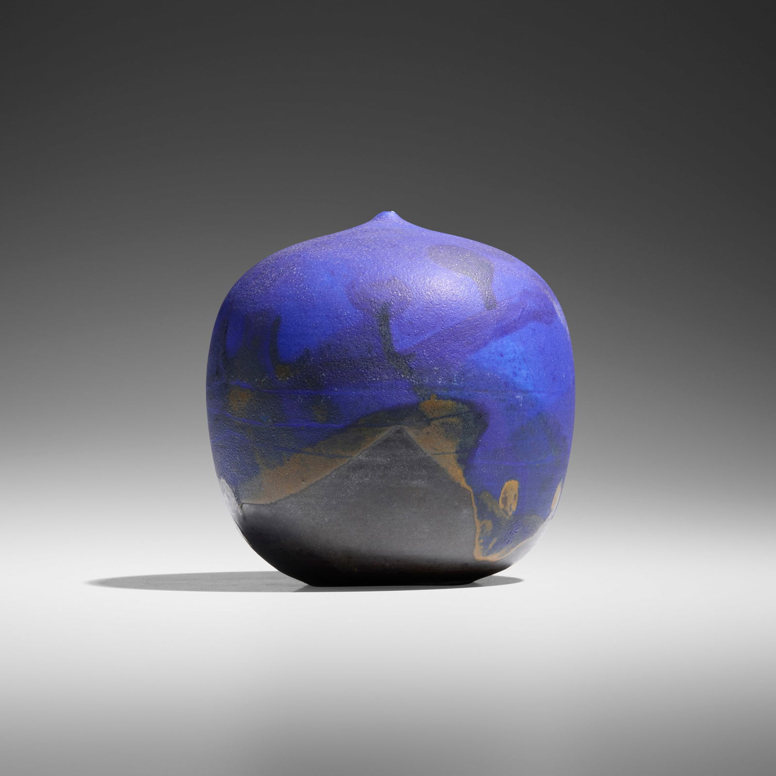 Toshiko Takaezu, Closed Form (with rattle) (1 of 5)