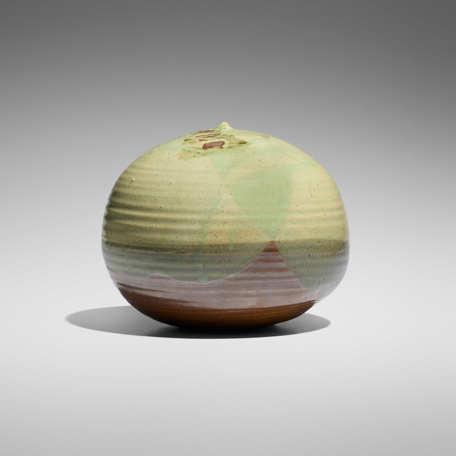 Toshiko Takaezu, Early and Large Closed Form (with rattle) (1 of 4)