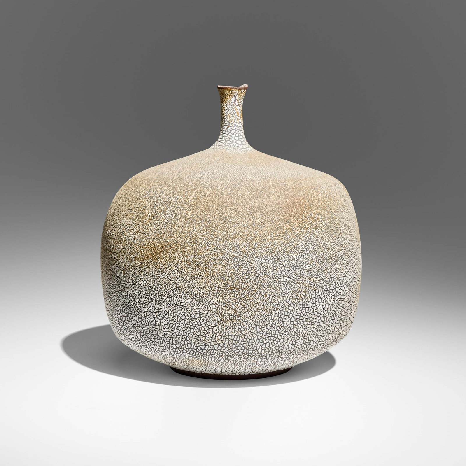 Kevin Nguyen, Vase (1 of 5)