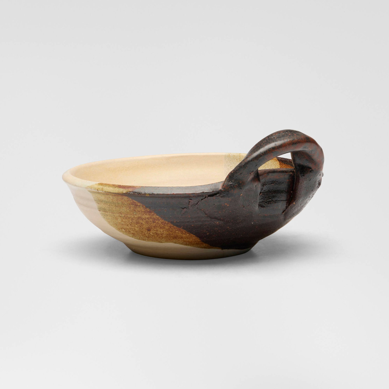 Charles Higa, Bowl with handle (1 of 4)