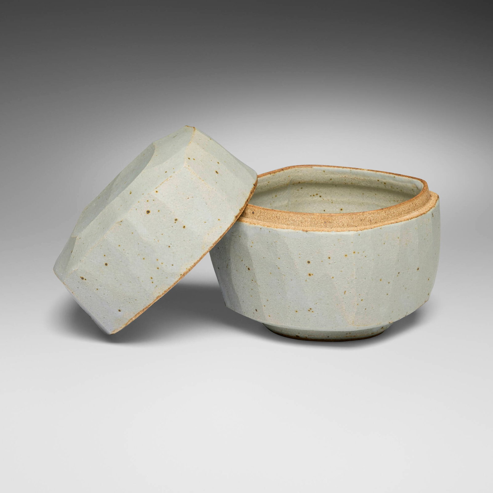 Warren Mackenzie, Gray Button Box - 3