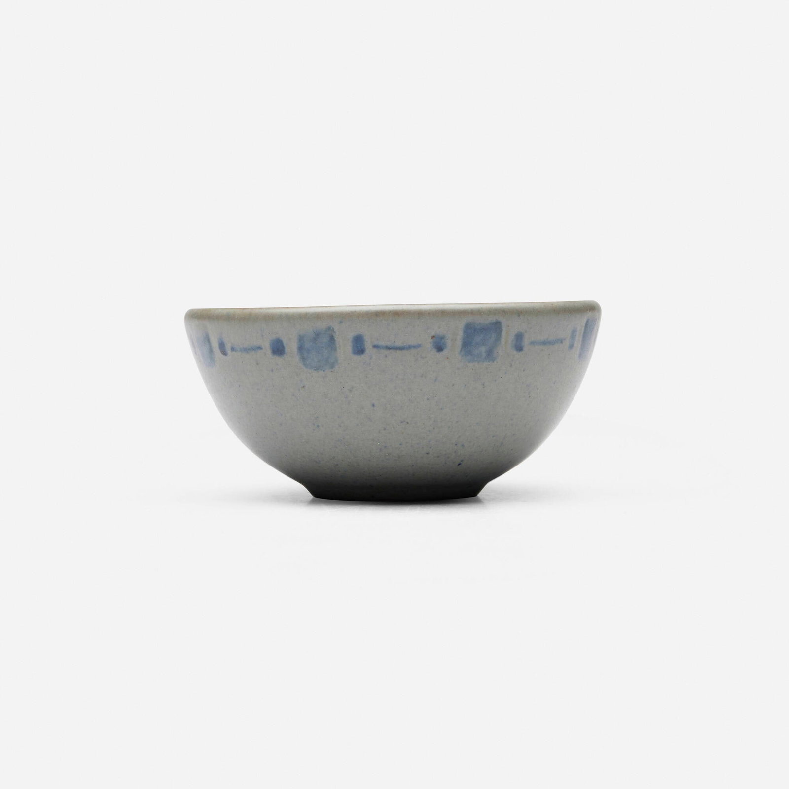Arthur Hennessey and Sarah Tutt for Marblehead Pottery, Bowl with geometric design (1 of 4)