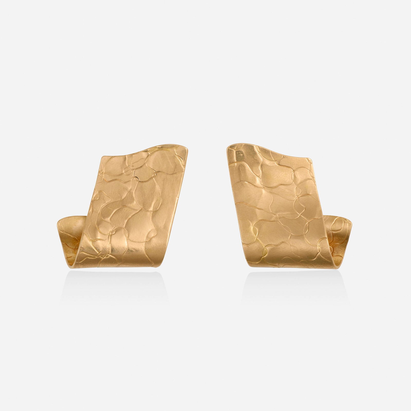 Norbert Muerrle, 'Recrolie' pink gold earrings (1 of 2)