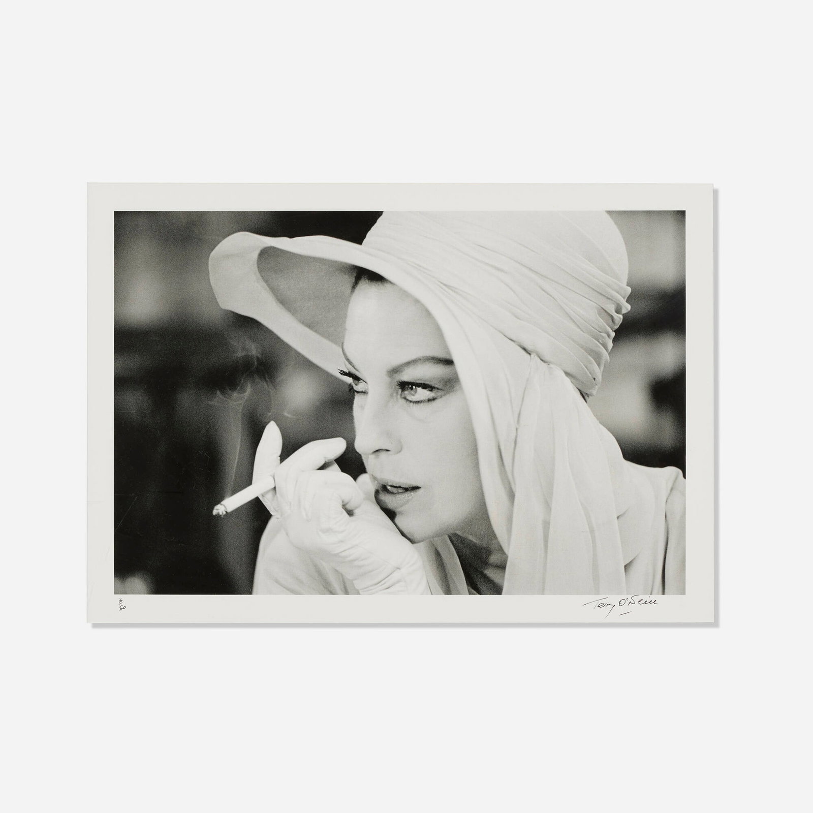 Terry O'Neill, Ava Gardner in Tucson, Arizona, on the set of The Life and Times of Judge Roy Bean (1 of 3)