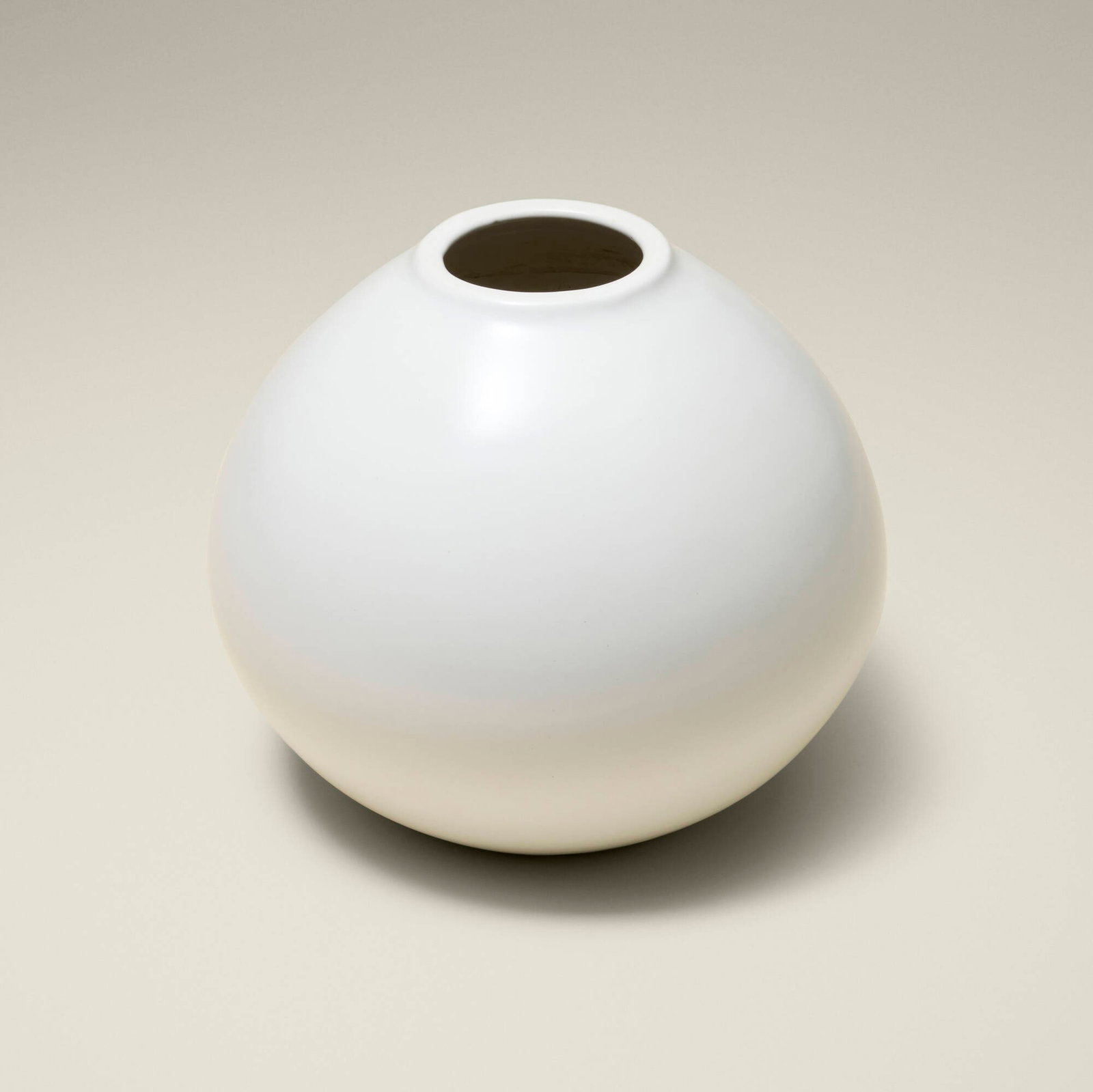 Korean, Globular jar - 2