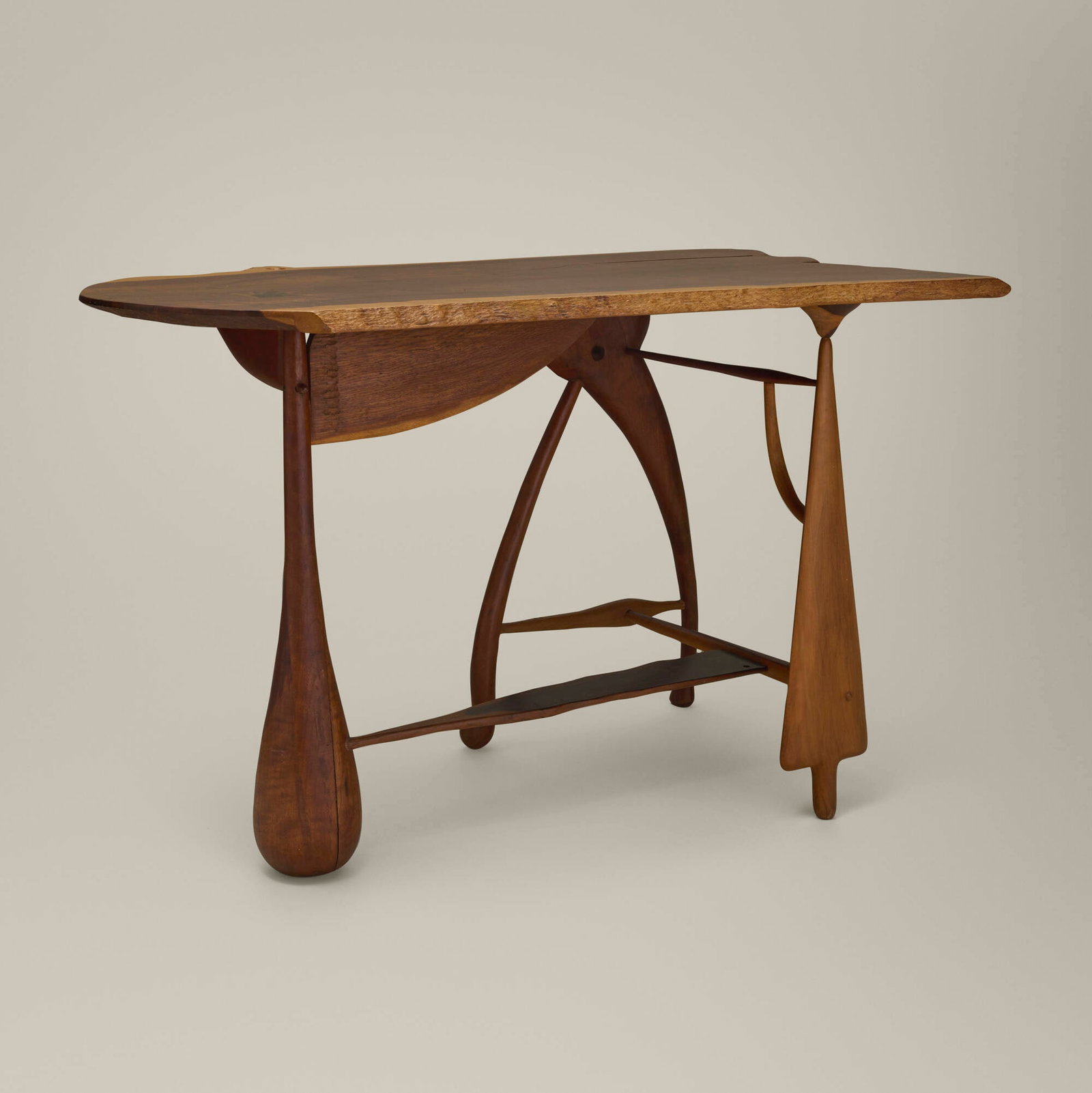 Tommy Simpson, Desk (1 of 7)