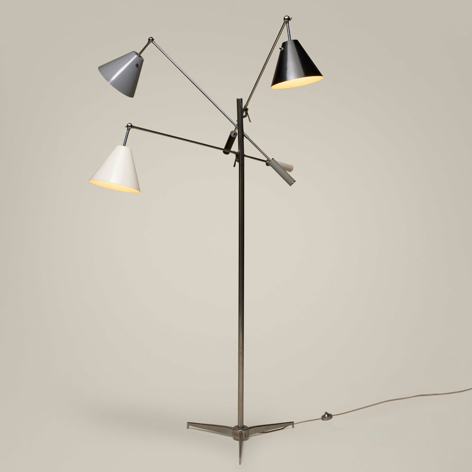 Angelo Lelii, Triennale floor lamp (1 of 3)