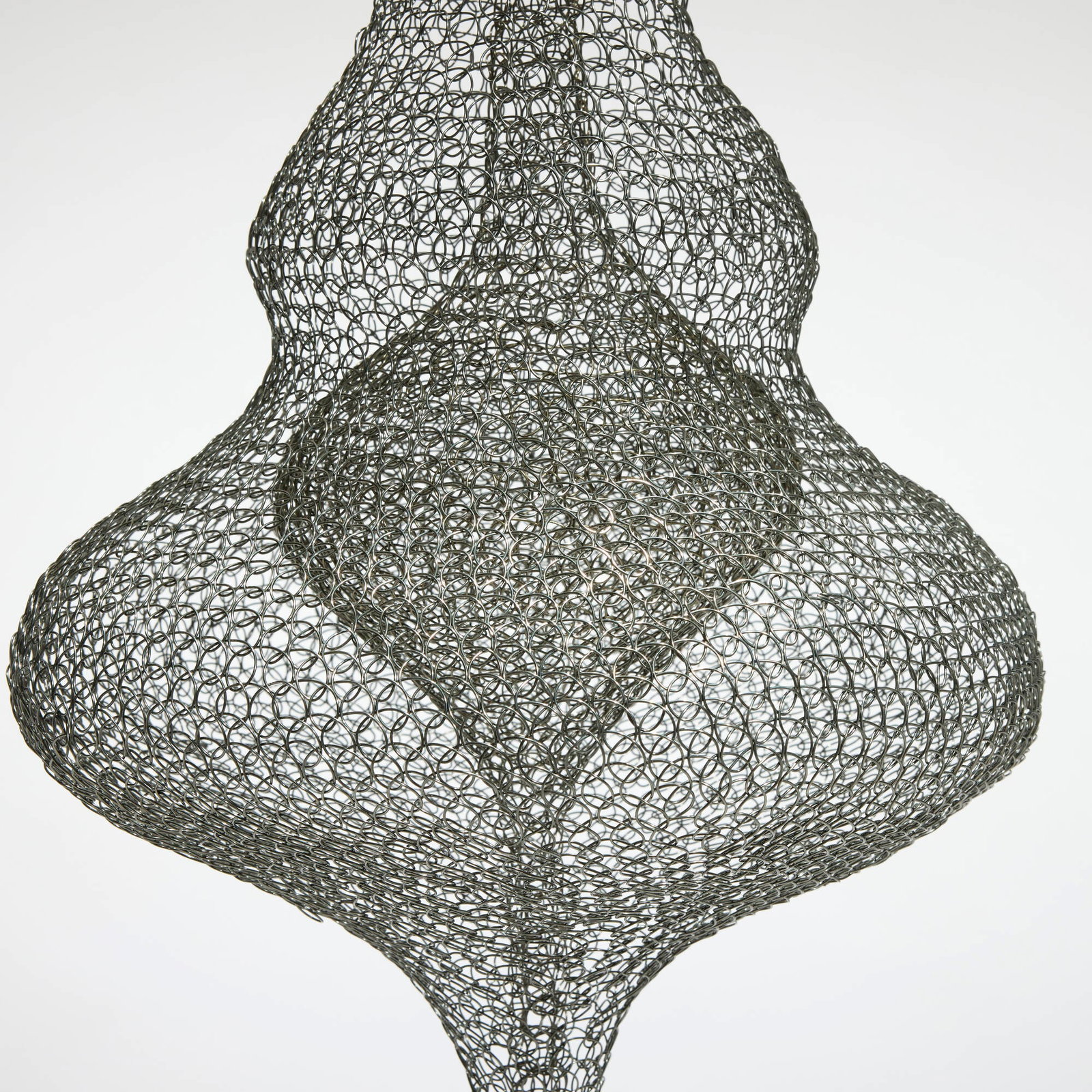 Beatrisa Metlic, 17F24 (Hematite) - 2