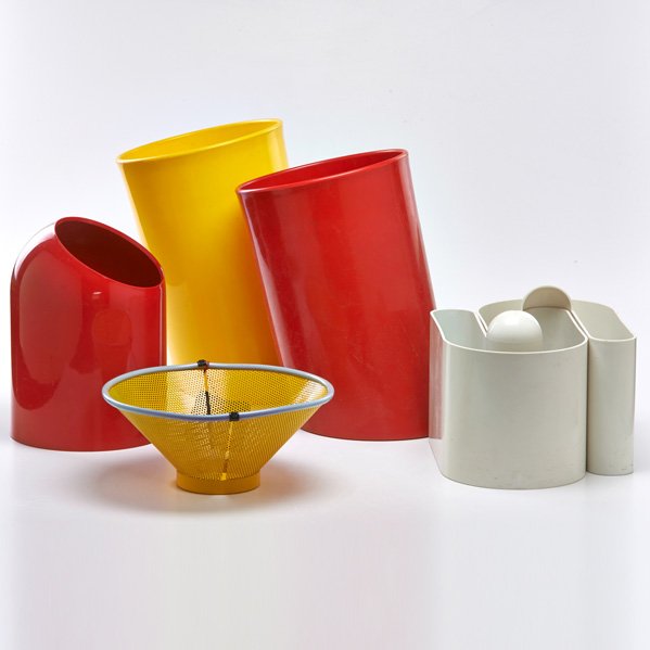 ITALIAN DESIGN: Six pieces: two leaning wastebaskets by Enzo Mari for Danese, two U-shaped plastic vases, enameled metal wastebasket by Deagostini Inox, and plastic wastebasket by Makio Hasuike for Gedy, 1970s; Talle