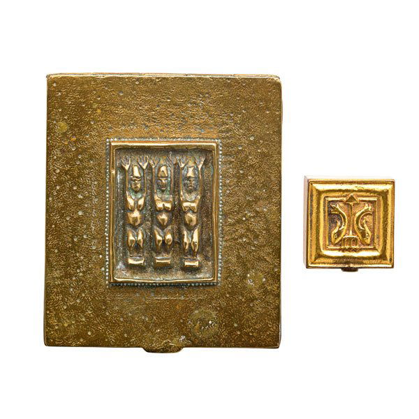 LINE VAUTRIN Snuff box and compact: LINE VAUTRIN (1913 - 1997) Gilt bronze compact with African figures and snuff box with Pisces symbol, France, 1960s; Both stamped LINE VAUTRIN, snuff box stamped (faintly) Made in France; Compact: 1/4