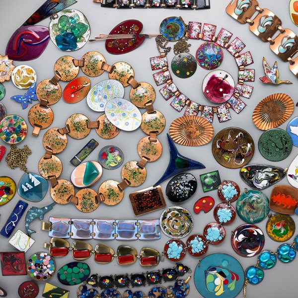 DIGGERS DELIGHT ASSORTED COPPER JEWELRY: Over 100 pieces of enameled copper jewelry: Link bracelets, necklaces, rings, earrings, clips, in fused glass, etc.; Mid 20th c.; Several marked including, K. Denning, Pjeoarts, most unsigned; Longest