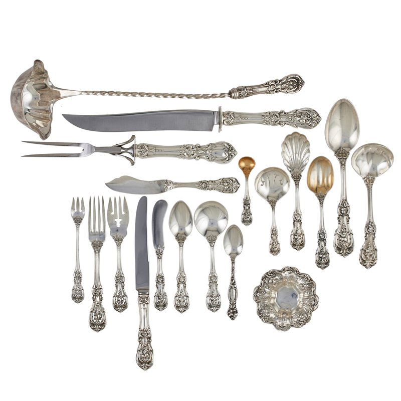 REED & BARTON "FRANCIS I" STERLING: (6) dinner forks, 7 1/4"; (19) salad/dessert forks, 6 1/4"; (13) hors d'ouvers forks, 5 1/2"; (18) teaspoons, 6"; (12) round soup spoons, 6"; (6) demitasse spoons, 5"; (6) h.h. dinner knives, 9"; (11)