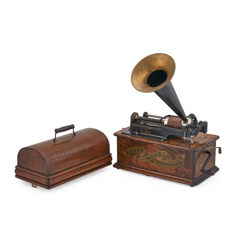 EDISON HOME PHONOGRAPH: Oak case complete with horn and lid, early 20th c.; Case: 12 1/2" x 16" x 9"