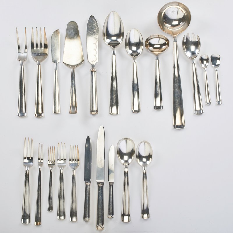GIO PONTI; BERNDORF ROSTFREI: One hundred forty eight piece stainless steel flatware set in "Milano" pattern: butter knife (12), dinner knife (12), starter knife (12), fruit knife (9), dinner fork (12), starter fork (12), cake for
