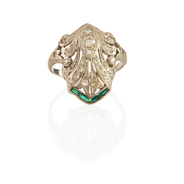 EARLY ART DECO DIAMOND AND EMERALD PLATINUM RING (1 of 1)