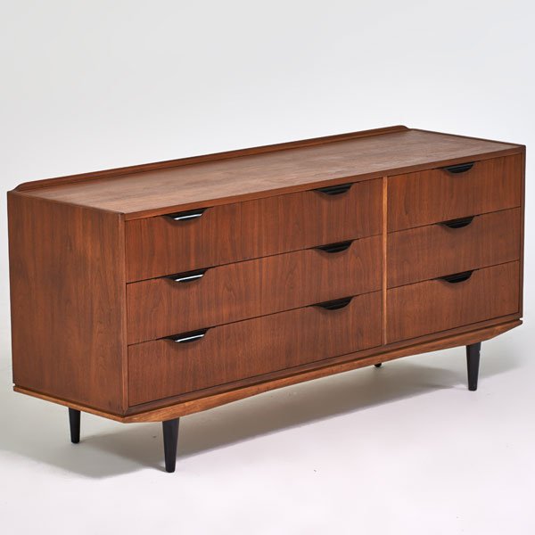 STYLE OF JENS RISOM (1 of 1)