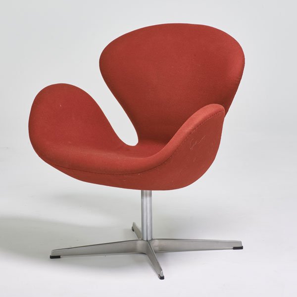 ARNE JACOBSEN; FRITZ HANSEN (1 of 1)