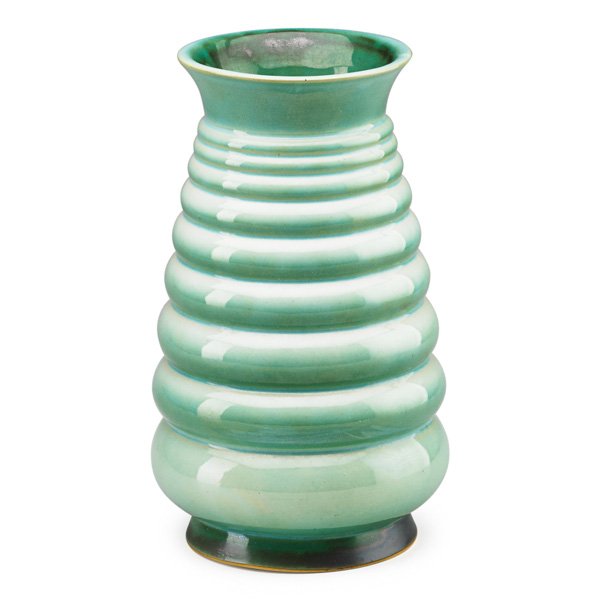 ROSEVILLE Futura ribbed vase (1 of 2)