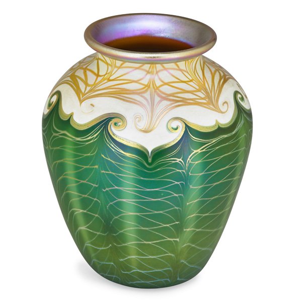 QUEZAL Fine large glass vase (1 of 3)