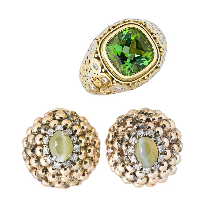 GOLD JEWELRY WITH DIAMONDS (1 of 2)