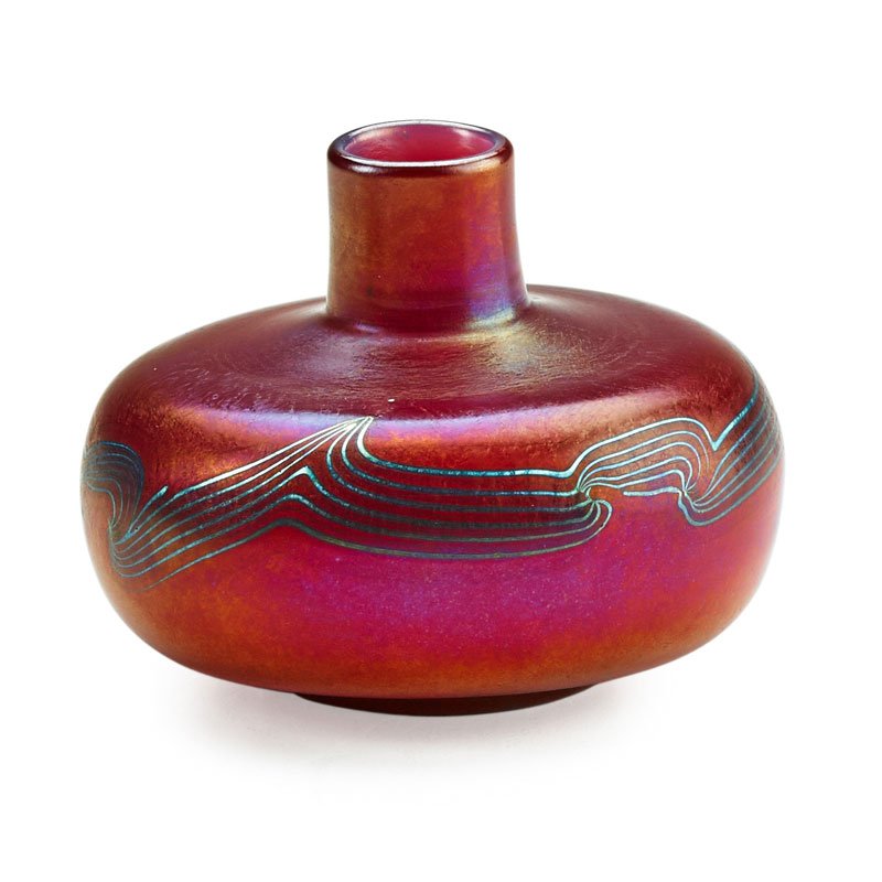 TIFFANY STUDIOS Red glass cabinet vase (1 of 2)