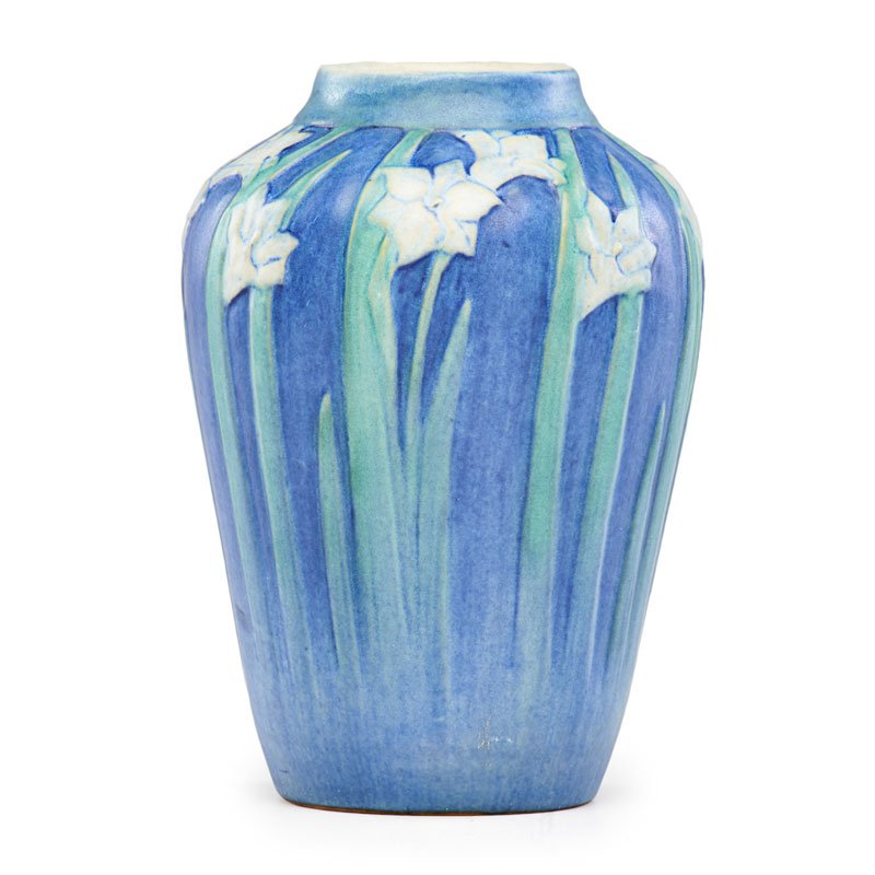 NEWCOMB COLLEGE Vase with paperwhites (1 of 2)