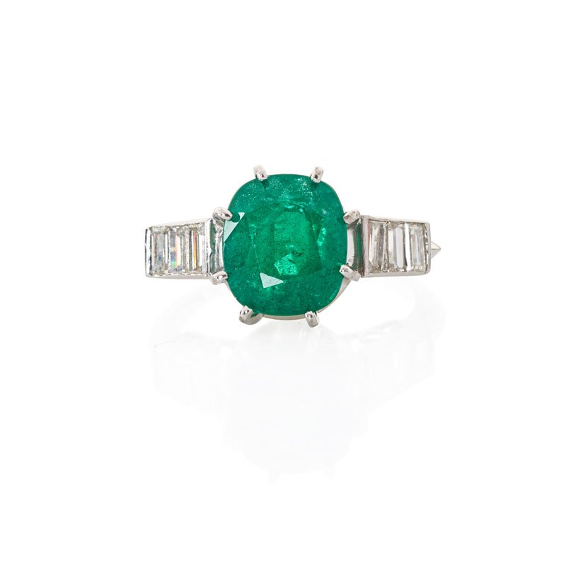 EMERALD, DIAMOND & PLATINUM RING (1 of 1)