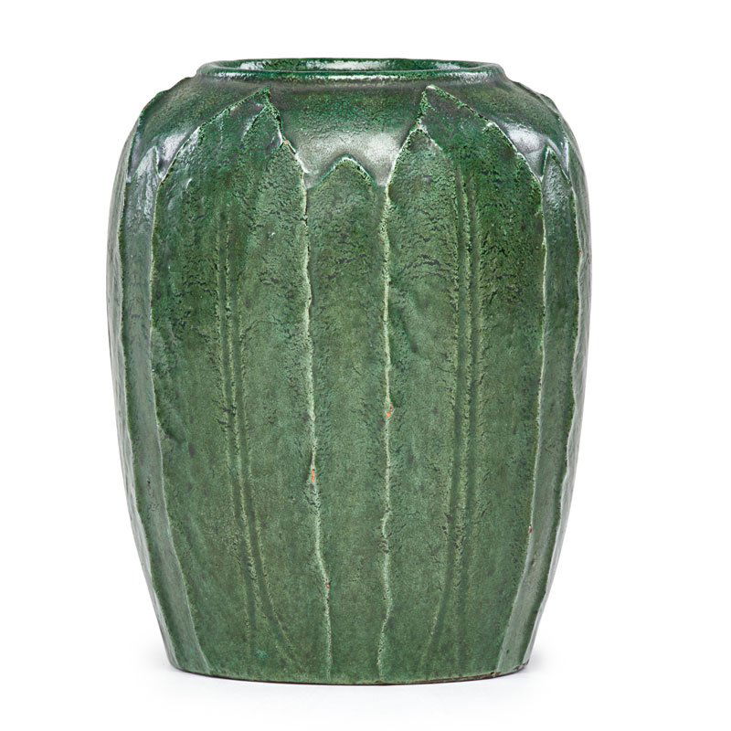 MERRIMAC Vase with leaves (1 of 3)