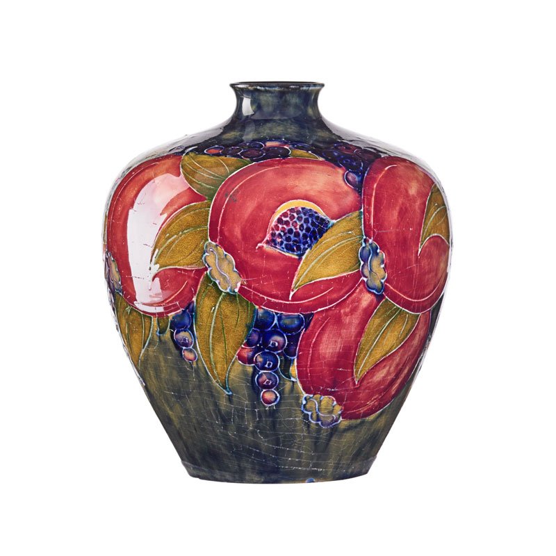 MOORCROFT Pomegranate vase (1 of 3)