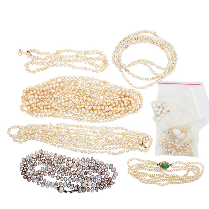 COLLECTION OF RIVER PEARL NECKLACES, ETC. (1 of 1)