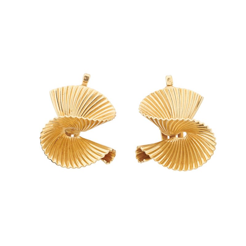 GEORGE SCHULER MCTEIGUE & CO YELLOW GOLD EAR CLIPS: Each designed as a twisted ruffle. Ca. 1950. Stamped 14k, Mct, AT. 2423905. 5/8" x 3/4". 5.50 dwt.