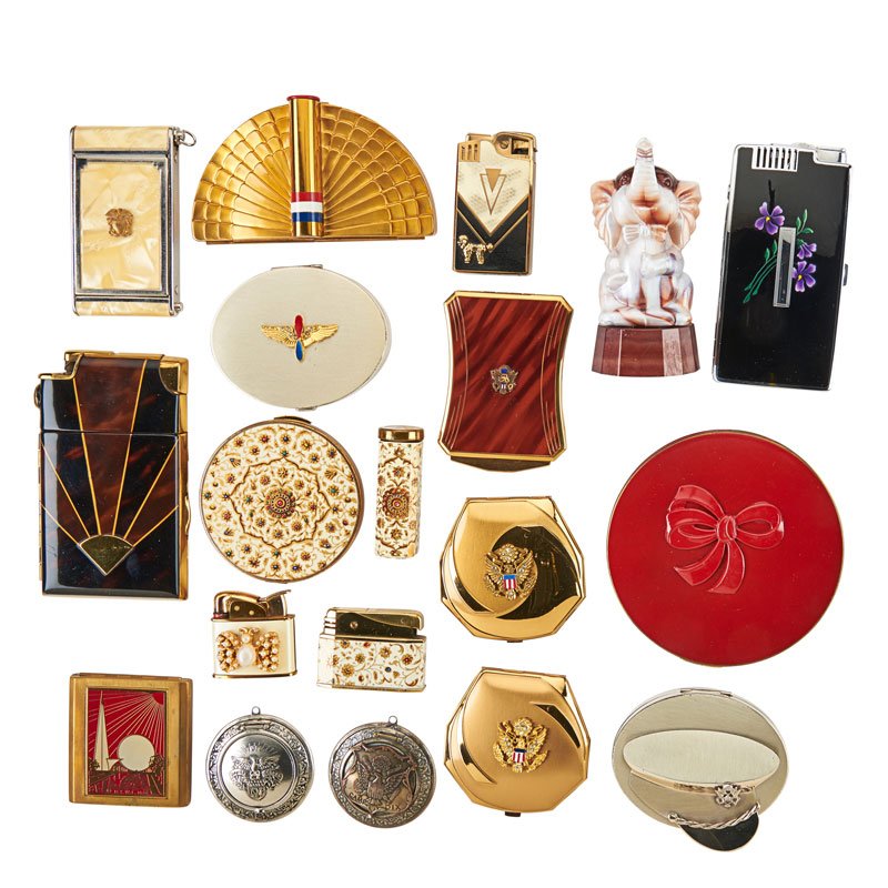 COLLECTION OF 19 VANITY NOVELTIES (1 of 1)