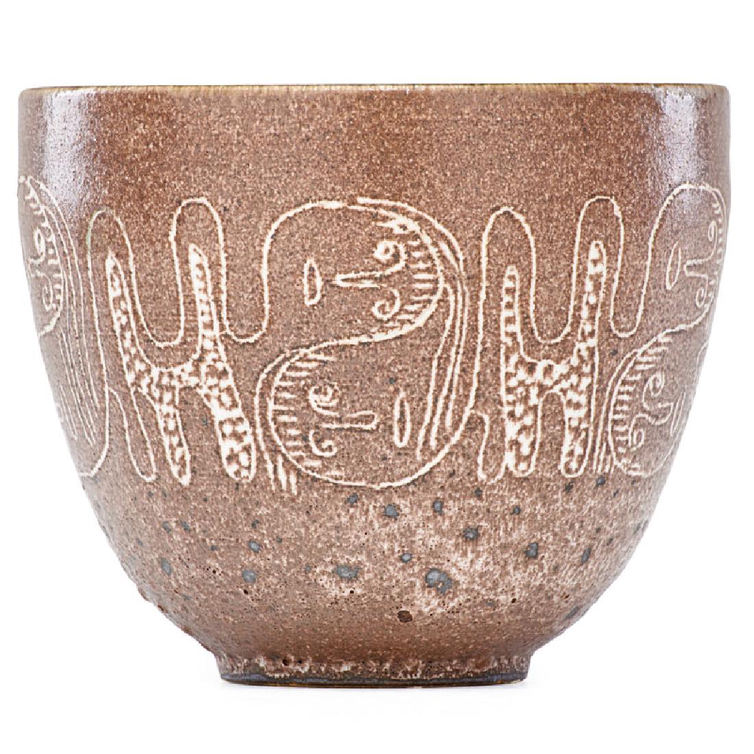 SCHEIER Small early bowl (1 of 3)