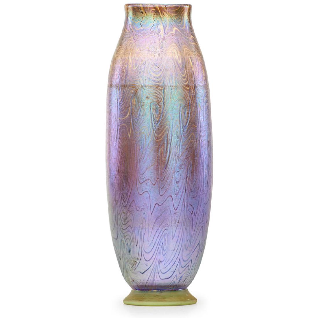 TIFFANY STUDIOS Tall Favrile glass vase (1 of 3)