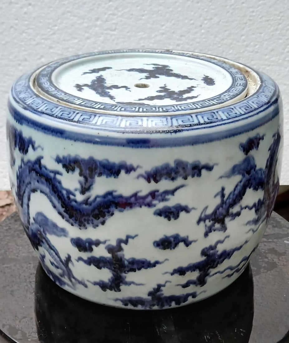Rare Ming Dynasty Xuande Period Cricket Jar with Dragon Motif (1 of 2)