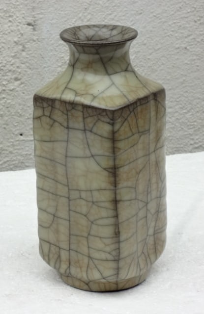 Elegant Song Dynasty Ge Yao Square Shape Vase (1 of 5)