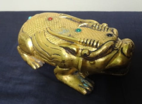 Warring States Period Gilt Bronze Mythical Animal Ink Box (1 of 6)