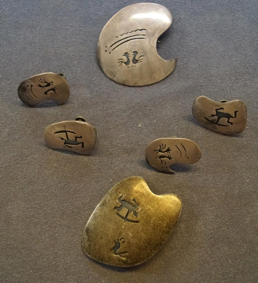 LOT (2) SETS MEXICAN TAXCO STERLING PENDANT/BROOCH WITH: LOT (2) SETS MEXICAN TAXCO STERLING PENDANT/BROOCH WITH SCREW-BACK EARRINGS, SIGNED JS. TWT 1.45 OZT