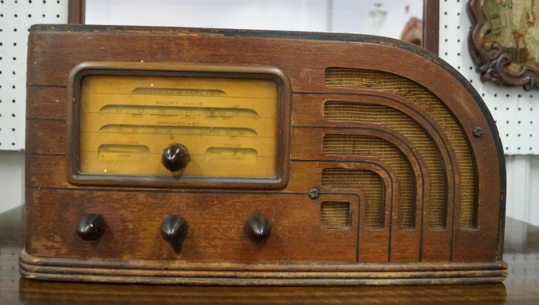 VINTAGE GENERAL ELECTRIC F-63 ART DECO MULTI-BAND WOOD (1 of 1)