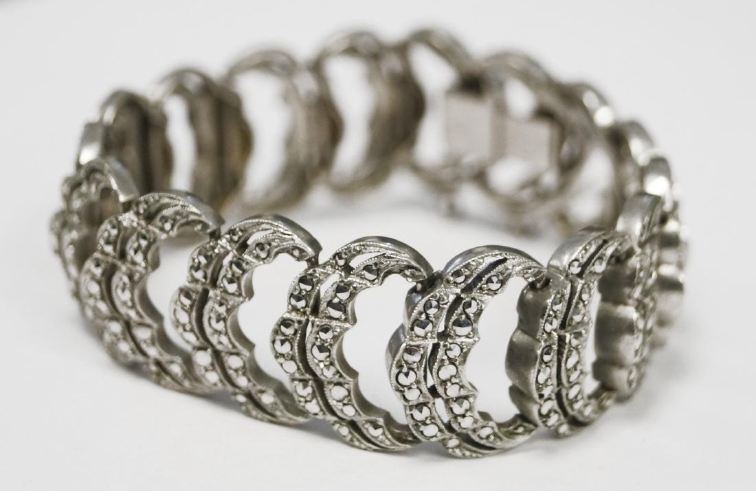 VINTAGE 800 SILVER AND MARCASITE BRACELET. LENGTH 6: VINTAGE 800 SILVER AND MARCASITE BRACELET. LENGTH 6 3/4"; GROSS WEIGHT 1.43 OZT (SAFETY CHAIN/AS IS)